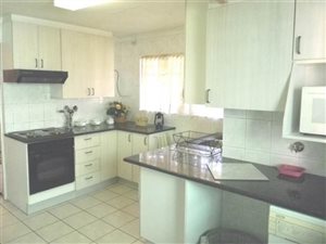 1 Bed Garden Cottage in Hurlingham Manor