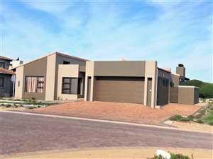 3 Bed House in Langebaan Country Estate