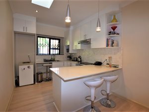 1.5 Bed Garden Cottage in Wendywood