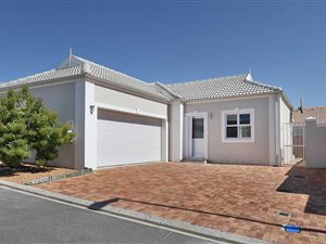 3 Bed Townhouse in Pinehurst