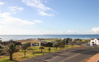 3 Bedroom Apartment in Mouille Point