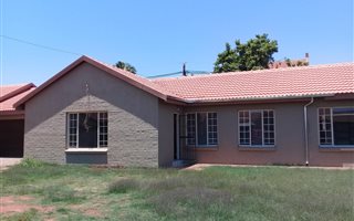 3 Bedroom House in Doornpoort and surrounds