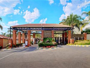 3 Bed Apartment in Sunninghill