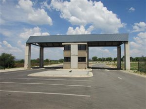 860 m² Land available in Six Fountains Estate