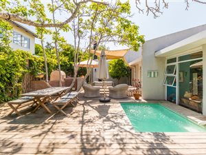4 Bed House in Onder Papegaaiberg
