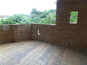 2 Bed Apartment in Amanzimtoti
