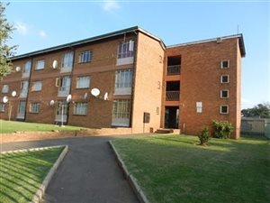 2 Bed Flat in Crown Gardens