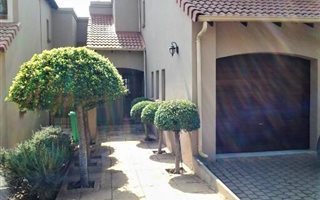 3 Bedroom Duplex in Boardwalk Manor