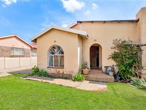 4 Bed House in Bosmont