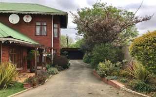 10 Bedroom Cluster in Kokstad