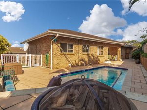 4 Bed House in Panorama Park