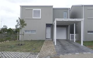 3 Bedroom House in Somerset West Central