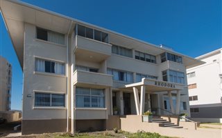 1 Bedroom Apartment in Mouille Point