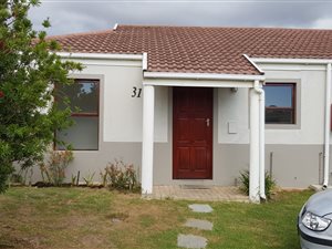 2 Bedroom Simplex in Gordons Bay Central