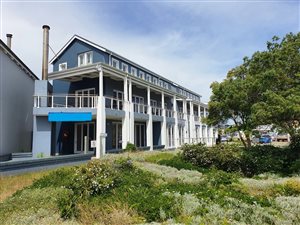 5 Bed Apartment in Thesen Islands