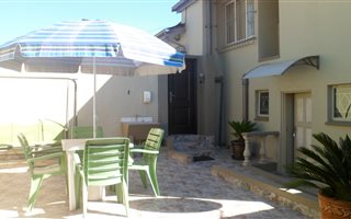 1 Bedroom Garden Cottage in Southcrest