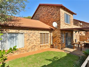 4 Bed Townhouse in Weltevreden Park