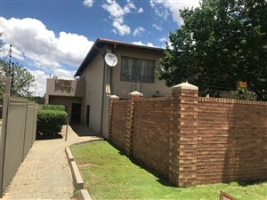 2 Bed Townhouse in Verwoerdpark