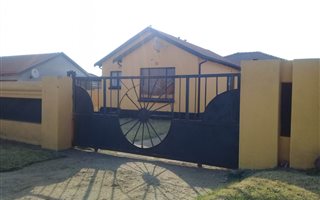 3 Bedroom House in Tasbet Park