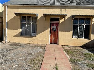 6 Bed House in Queenstown Central