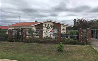 4 Bedroom House in Bothasrus