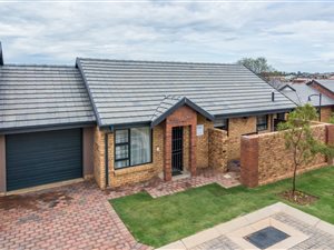 2 Bed House in Olympus AH