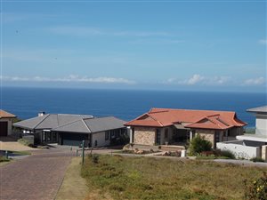 814 m² Land available in Mossel Bay Golf Estate