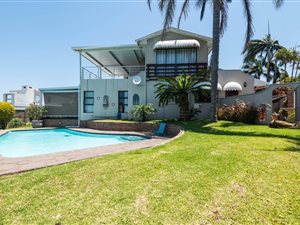 7 Bed House in Salt Rock