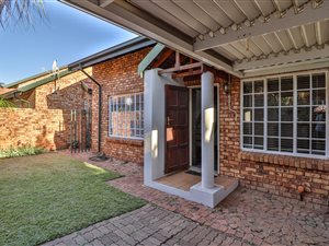 3 Bed Townhouse in Clubview