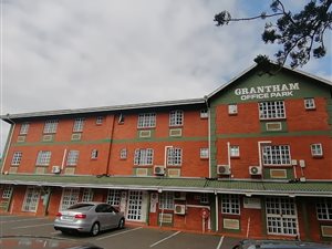 107 m² Office Space in Somerset Park