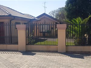 4 Bed House in Rustenburg North