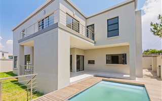 4 Bedroom House in Lonehill