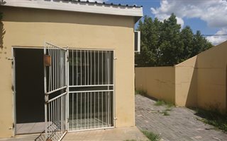 80 m² Office Space in Kuruman