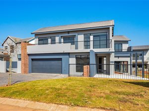 4 Bed House in The Hills