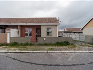 2 Bed House in Pelikan Park