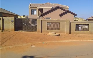 2 Bedroom House in Bram Fisherville