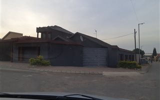 3 Bedroom House in Dobsonville