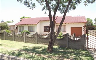 3 Bedroom House in Birchleigh North