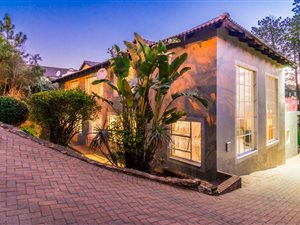 4 Bed House in Helderkruin