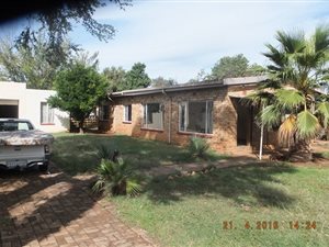 3 Bed House in Lourenspark