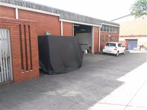 372 m² Industrial space in New Germany