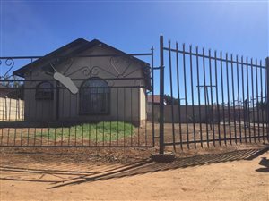 2 Bed House in Blomanda