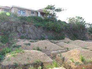 513 m² Land available in Lovu
