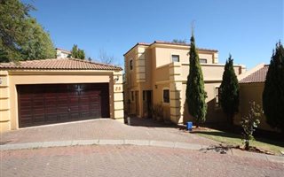 3 Bedroom House in Featherbrooke Estate