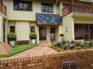 5 Bed House in Waterkloof Park