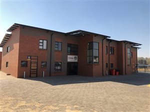 482 m² Commercial space in Waterval East