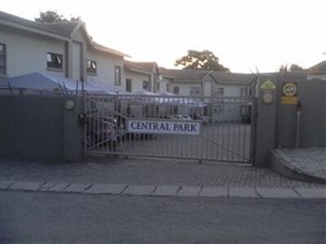 2 Bed Apartment in Sonheuwel