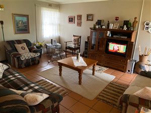 3 Bed Townhouse in Vanderbijlpark CE3