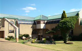 4 Bedroom House in Ruimsig AH