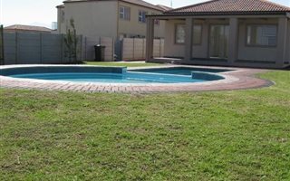 2 Bedroom Townhouse in Anchorage Park